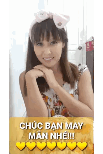 Woman Wearing Heart Headband Chúc Bạn May Mắn