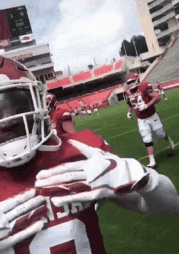 Woo Pig Arkansas Player Heart Hand Gesture GIF