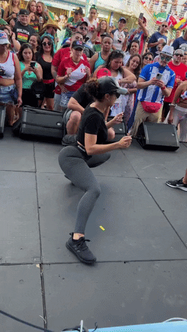 Yassss Girl Twerking On Stage GIF