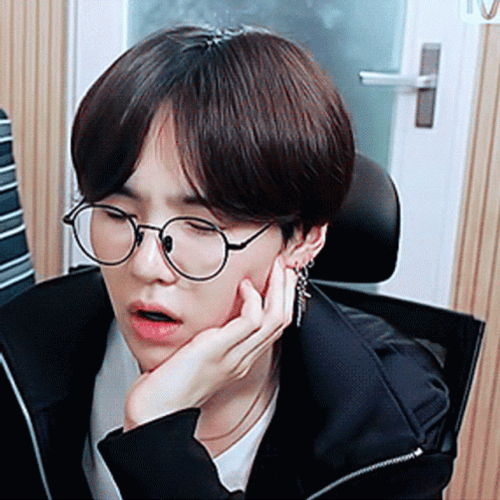 Yoongi Broken Heart GIF
