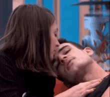 Young Couple Hesitant Beso GIF