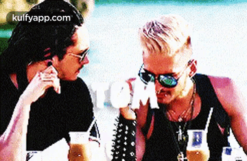 Young Man With Smiley Face Soy Solo De Kat GIF