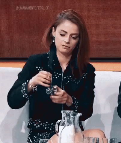 Annalisa Scarrone Awkwardly Attempts Yoyo GIF