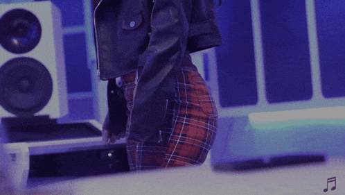 Zooming In Duke Dennis Smiling GIF