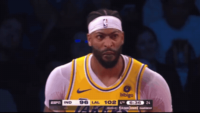 A Basketball Player Wearing A Yellow Jersey That Says Bibigo GIF