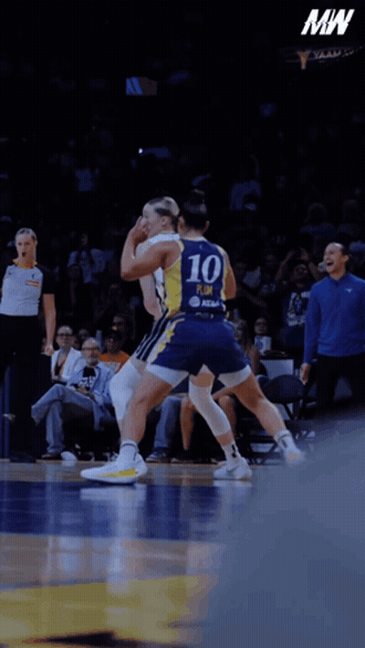 A Basketball Player With The Number 10 On Their Back GIF