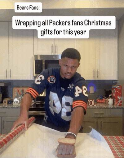 A Bears Fan Is Wrapping All Packers Fans Christmas Gifts This Year GIF