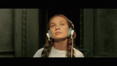 A Building With The Word Sia On The Bottom GIF