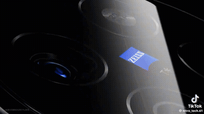 A Close Up Of A Cellphone With Chinese Writing On It GIF