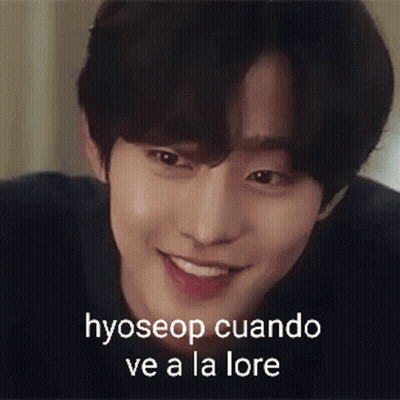 A Close Up Of A Person 'S Face With The Words Hyoseop Cuando Ve A La Lore Written On It . GIF