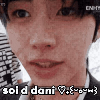 A Close Up Of A Person 'S Face With The Words " Soi D Dani " On The Bottom GIF