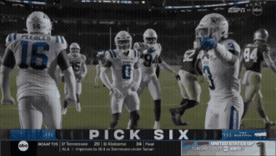 A Football Game Between Alabama And Tennessee Is Being Broadcast On Espn GIF