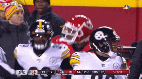 A Football Game Between Pittsburgh And Kansas City Is In Progress GIF