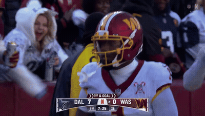 A Football Game Is Being Played Between The Dal 7 And The Was Team GIF