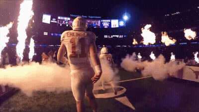 a football player with the name ehlinger on his back