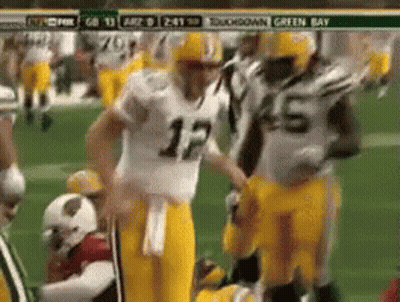 A Football Player With The Number 17 On His Shirt GIF