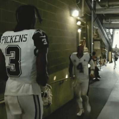 A Football Player With The Number 3 On His Jersey GIF