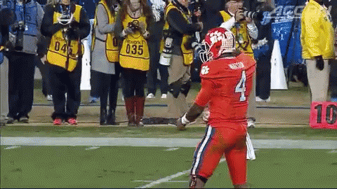A Football Player With The Number 4 On Their Jersey GIF