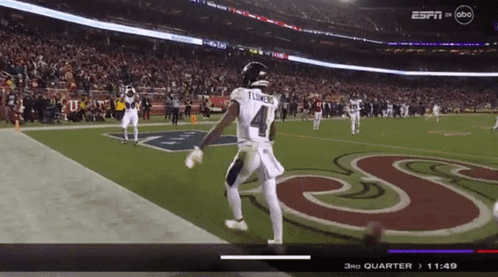 A Football Player With The Number 4 On Their Jersey GIF