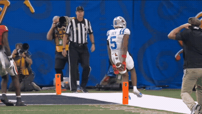 A Football Player With The Number 5 On His Shirt GIF