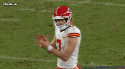 A Football Player With The Number 7 On His Jersey Is Giving The Middle Finger GIF