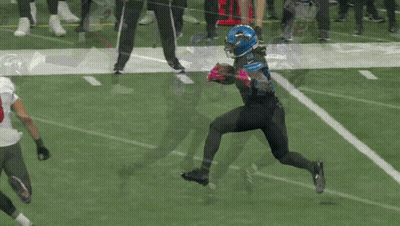 A Football Player With The Number 8 On Their Jersey GIF