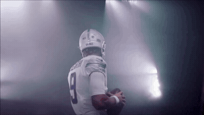 A Football Player With The Number 9 On His Shirt GIF