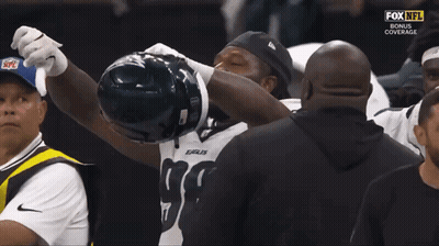 A Fox Nfl Broadcast Of A Football Game With Eagles Players On The Field GIF