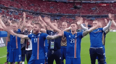 A Group Of Soccer Players Wearing Jerseys With The Number 17 And 21 On Them GIF