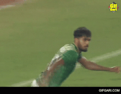 A Man In A Green Jersey With The Number 22 On It GIF