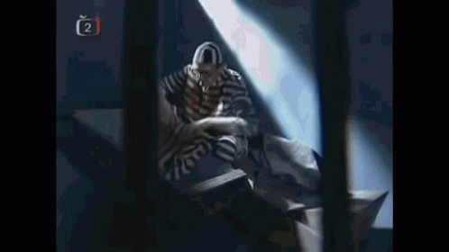 A Man In A Striped Shirt Says Ale My Pereme Na 40 On The Screen GIF