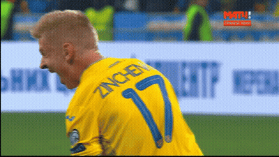 A Man In A Yellow Shirt With The Number 7 On The Back GIF