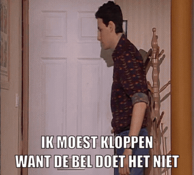 A Man Standing In Front Of A Door With The Words Ik Moest Kloppen Want De Bel Doet Het Niet On The Bottom GIF