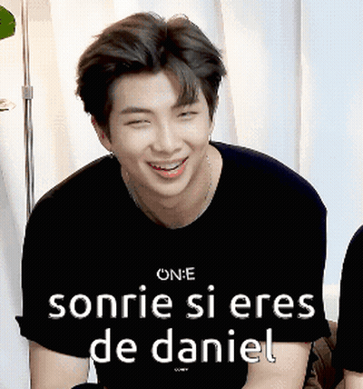A Man Wearing A Black Shirt That Says Sonrie Si Eres De Daniel Smiles GIF