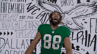 A Man Wearing A Green Jersey With The Number 09 GIF