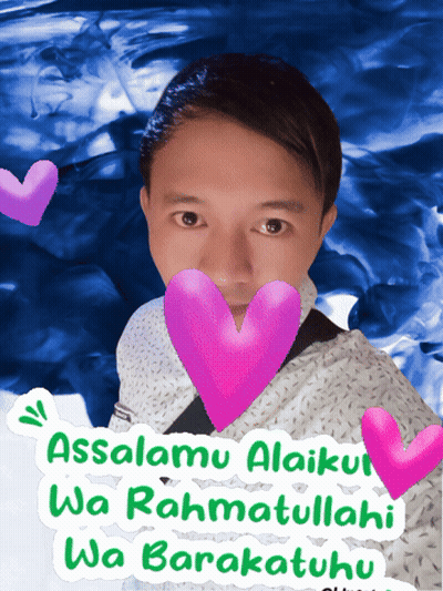 A Man With A Heart In Front Of His Face And The Words Assalamu Alaiku Wa Rahmatullahi Wa Barakatuhu GIF