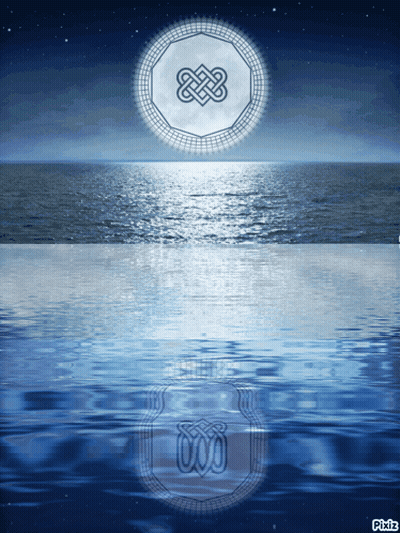 A Picture Of A Celtic Knot In The Middle Of The Ocean Taken By Pixiz GIF