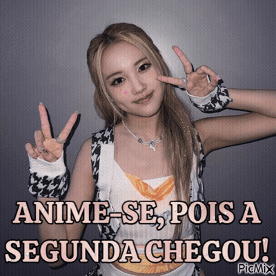 A Picture Of A Girl With The Words Anime-Se Pois A Segunda Chegou On It GIF