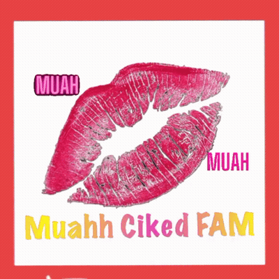 A Picture Of A Kiss With The Words Muah And Muah GIF