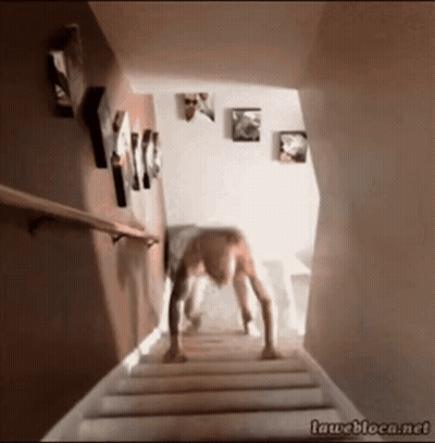 A Picture Of A Person Doing A Handstand On A Set Of Stairs With The Website Lawebloca.net At The Bottom GIF