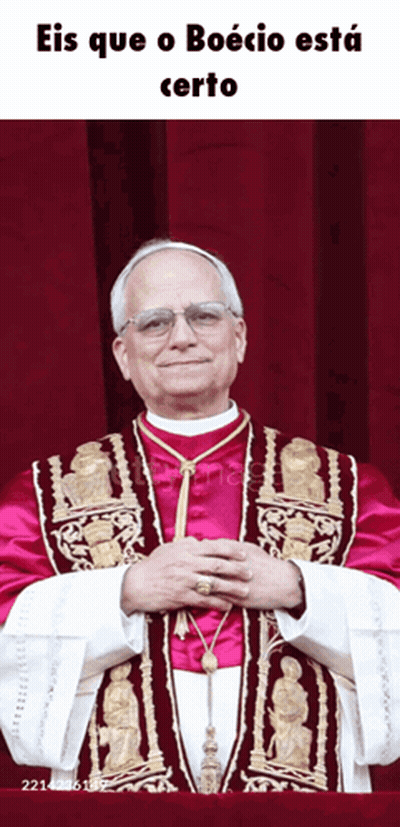 A Picture Of A Priest With A Caption That Says Eis Que O Boecio Está Certo GIF
