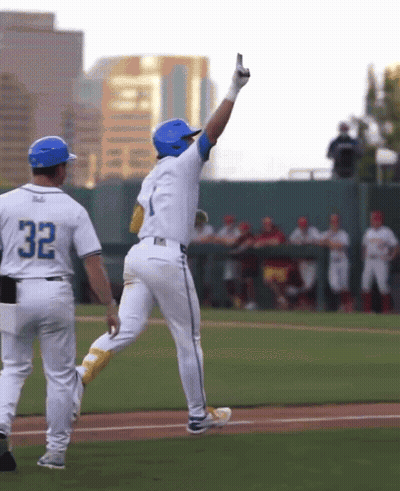 A Player With The Number 32 On His Back GIF