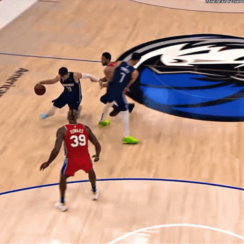A Player With The Number 39 On Their Jersey GIF