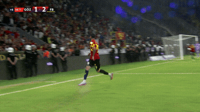 A Soccer Game Is Being Played With The Score 1 To 2 GIF