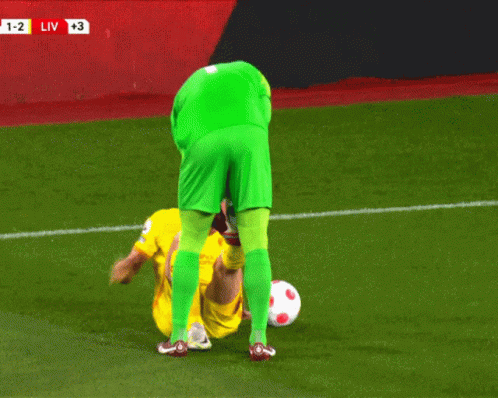 A Soccer Player In A Green Jersey With The Number 1 On It GIF