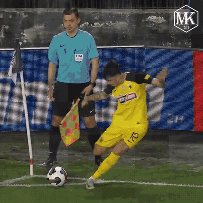 A Soccer Player In A Yellow Jersey With The Number 21 On It GIF