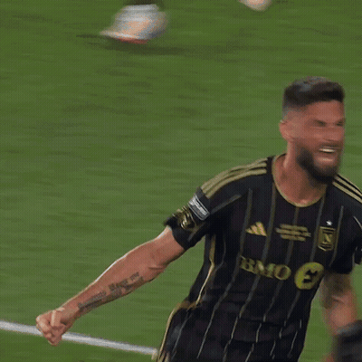 A Soccer Player Wearing A Black And Gold Jersey With The Word Bmo On It GIF