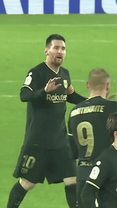 A Soccer Player Wearing A Black Rakuten Jersey GIF