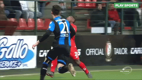 A Soccer Player Wearing A Blue Jersey With The Number 21 On It GIF