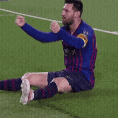 A Soccer Player Wearing A Blue Shirt With Rakuten On It GIF